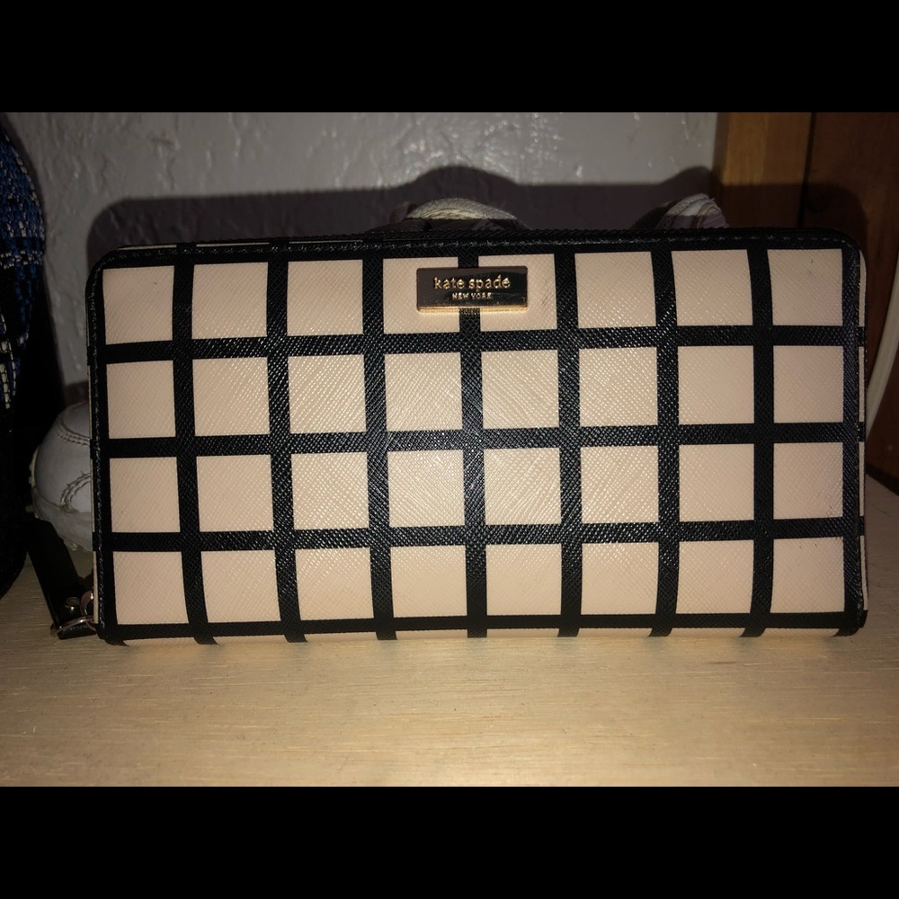 Kate spade beige and black wallet